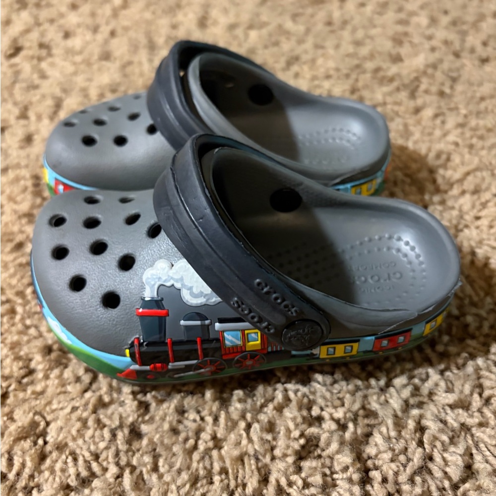 Crocs toddler with Trains 5C